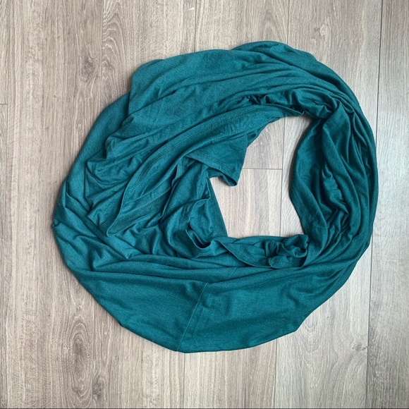 Extra 50% off! Scarves - Picture 3 of 6